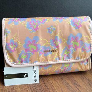 Nine West Hanging Travel Organizer